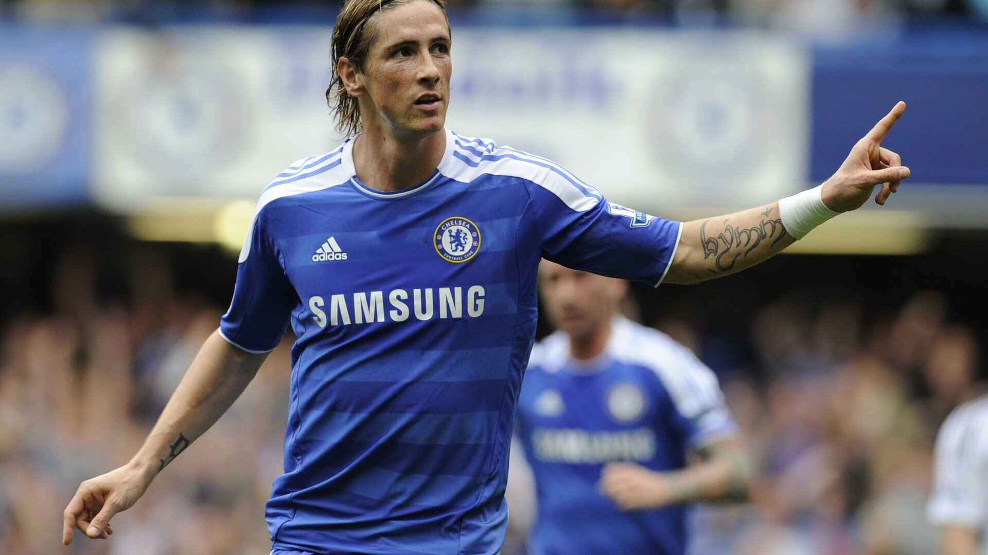 败北引发热议!,浓眉哥在TES比赛中持续失利观众掌声雷动